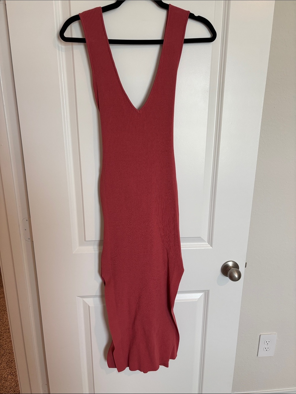 Forever 21 Ribbed Deep V Maxi Dress in Dusty Rose